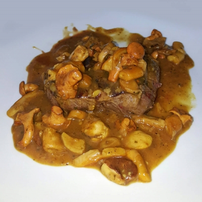 Boškarin beefsteak in fresh mooshrom sauce